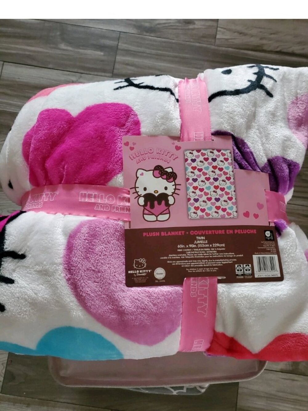 Brand New Hello Kitty & Friends Valentine Hearts Plush Twin Blanket (60" x 90")